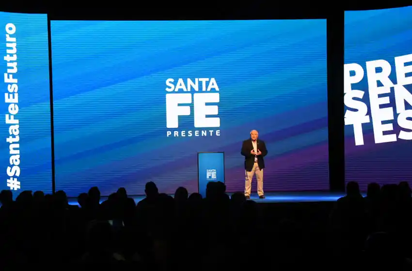 Lifschitz relanzó su gestión e impulsó la reforma constitucional