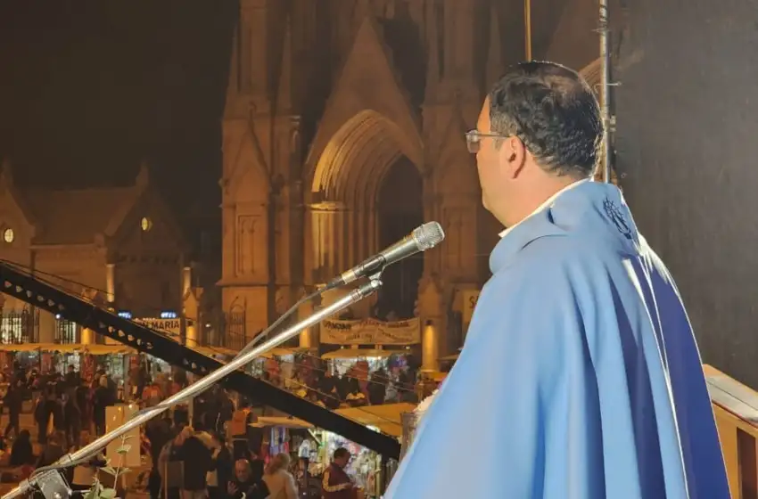 El Obispo Mestre da su última misa