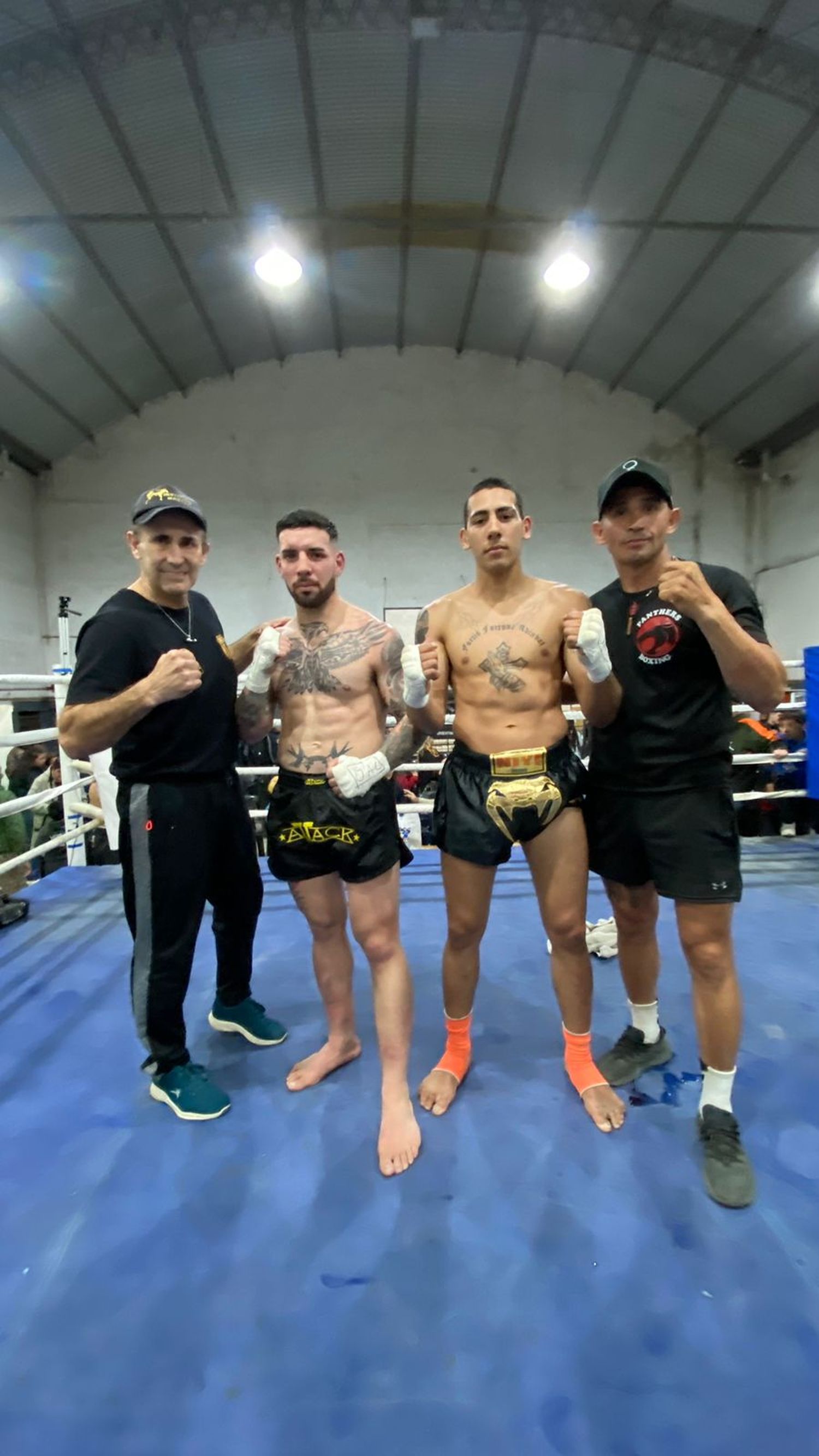 El Máster Roberto Berón, el "Niño" Vladimir Ennis; "Chocolatito" Enrique y Franco Barreto en la presentación que hicieron een Gobernador Galvez, Santa Fe.