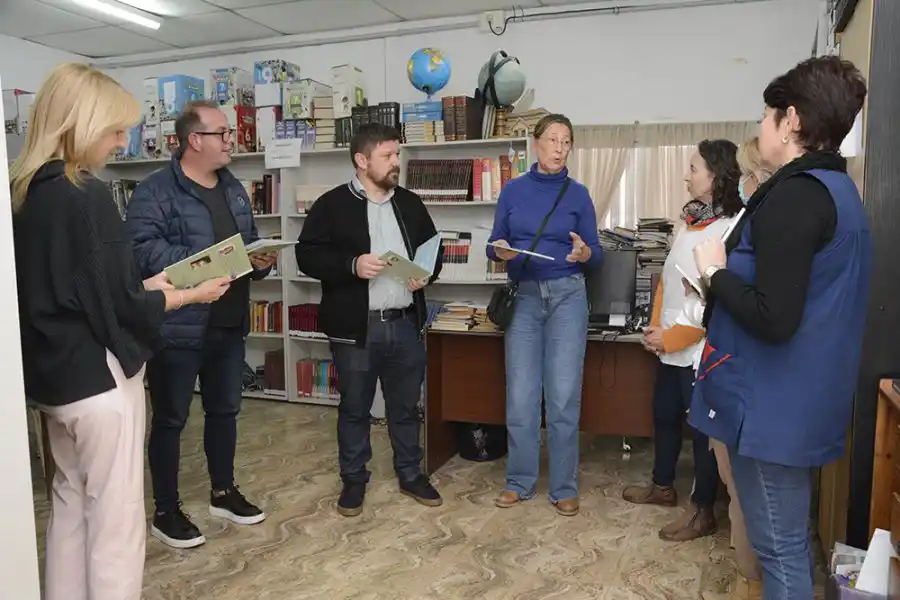 Entrega de libros a alumnos de escuelas de Rafaela