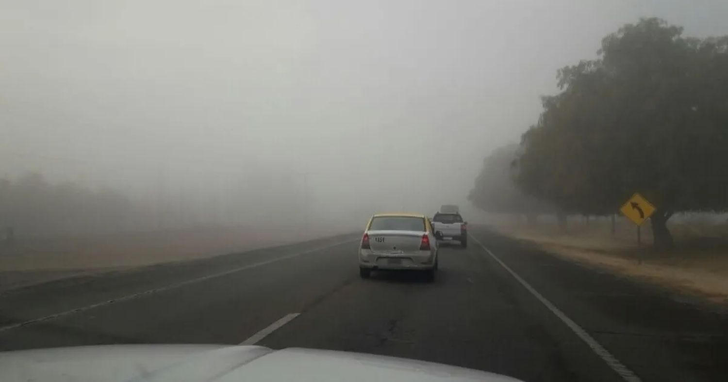 Baja visibilidad por presencia de niebla en el sur de Santa Fe. Foto: Gentileza.