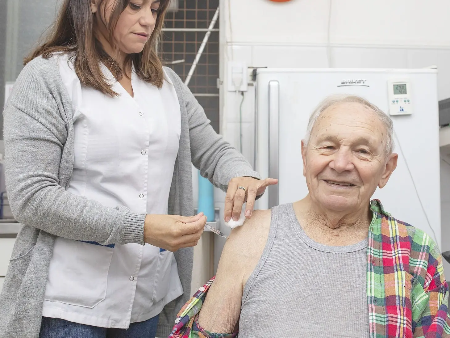 Instan a los grupos de riesgo a vacunarse contra la gripe
