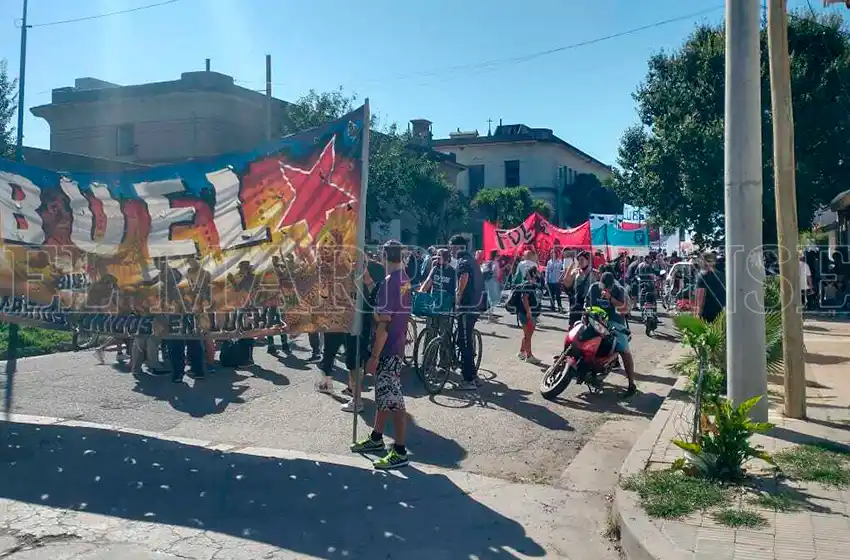 Una nueva protesta en el Unzué: "Están más interesados en discutir el acuerdo con el FMI que en ayudar al pueblo"