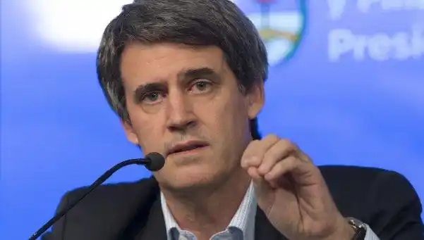 Prat Gay les dio un tirón de orejas a los empresarios