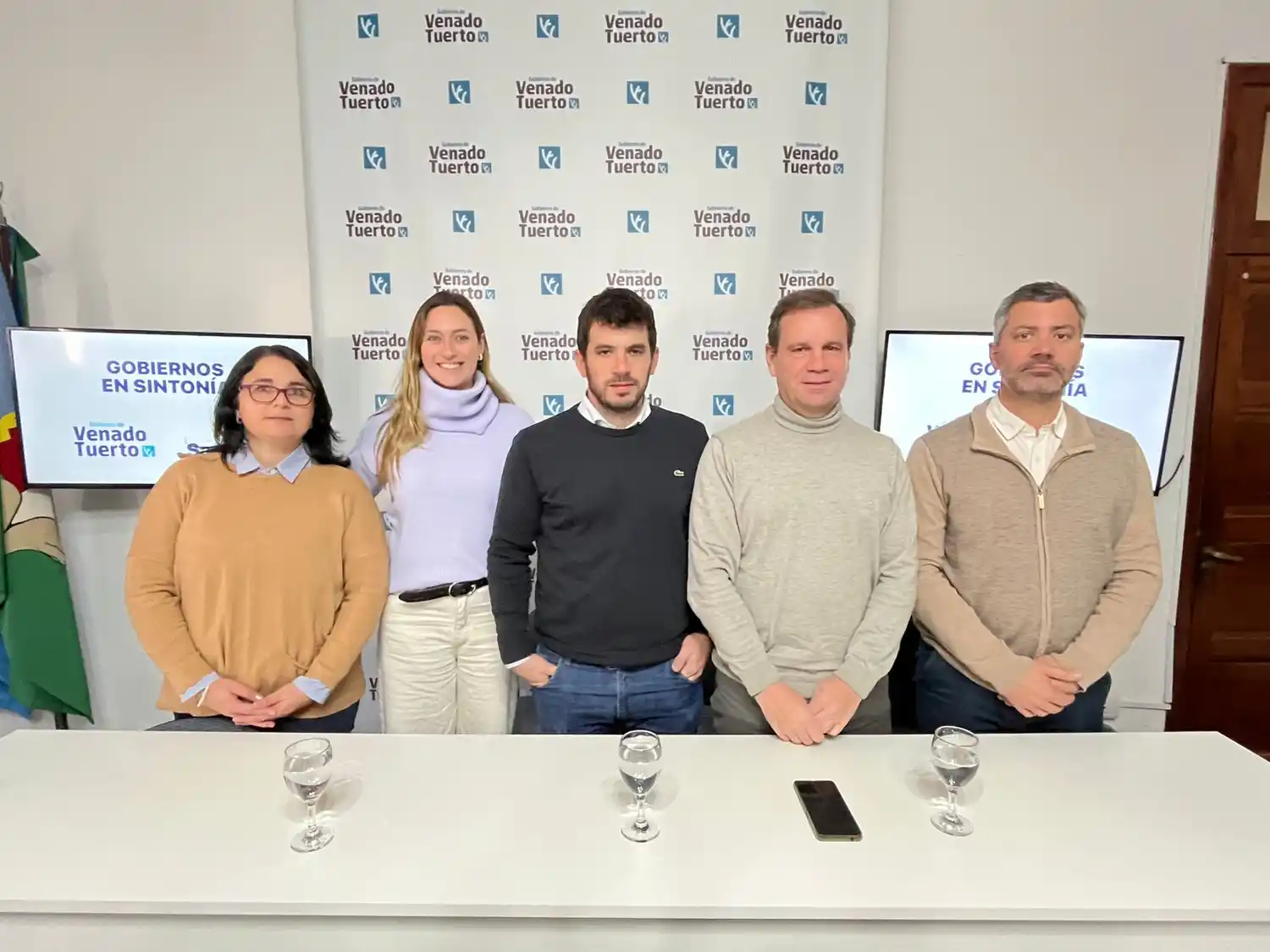 Morguen, Vicente, Chiarella, Rezzoaglio y Pastore durante la conferencia.