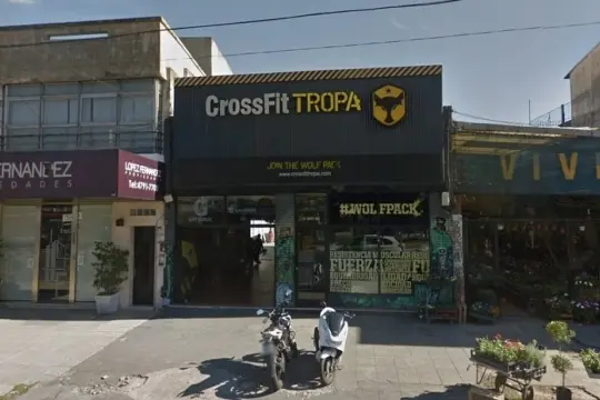 Un hombre murió mientras practicaba crossfit y ahora investigan al gimnasio