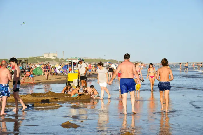 Turistas ya tramitan un promedio de 1.700 permisos por hora para la temporada y el fin de semana largo