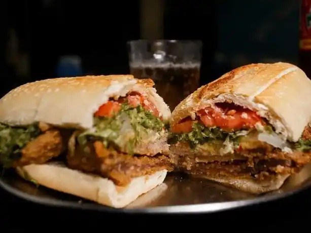 El sándwich de milanesa es especialmente popular en la provincia de Tucumán.