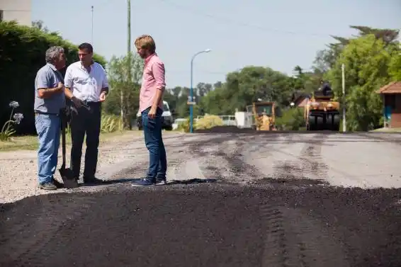 El Municipio realiza trabajos de bacheo en Sierra de los Padres