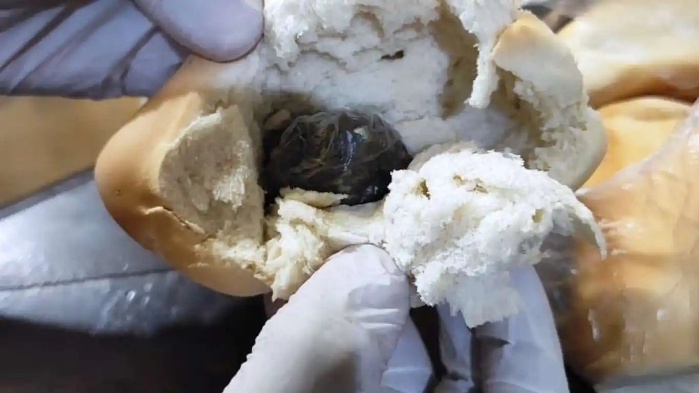 Una mujer intentó ingresar marihuana oculta en panes a una Comisaría