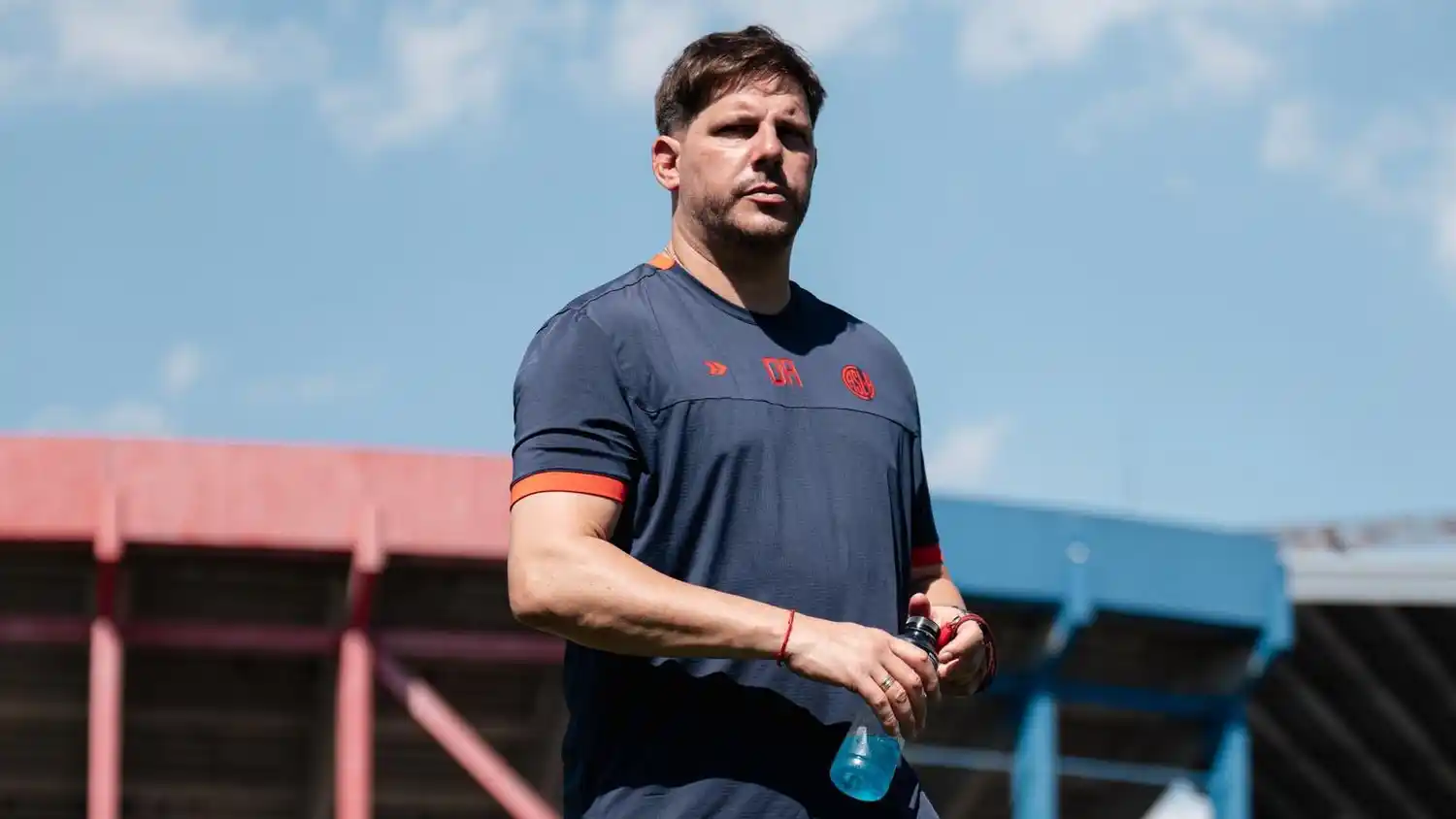 Ayude, DT de San Lorenzo.