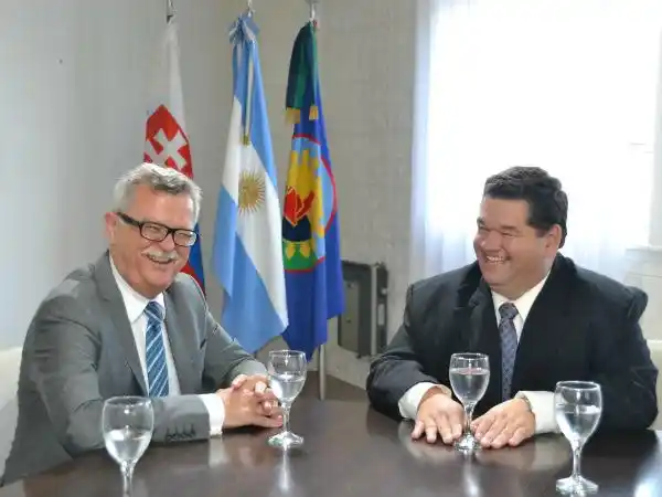 Berisso: El Intendente Nedela recibió al embajador de Eslovaquia