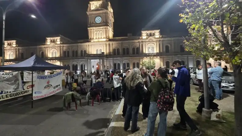Día del Trabajador: Agmer llevó a cabo una vigilia por reclamos salariales
