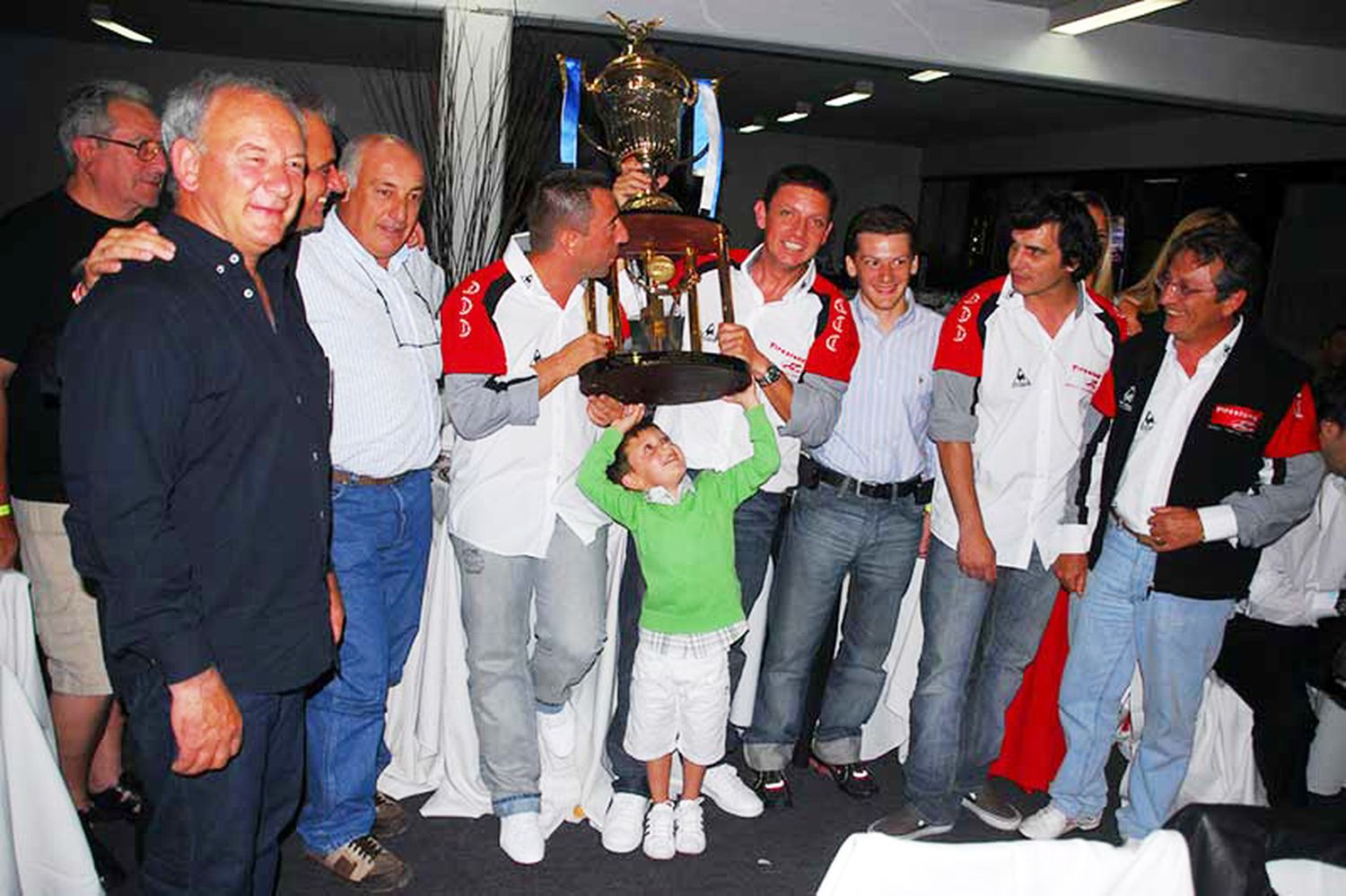 Siempre con festejos. En 2008, con Guillermo Ortelli lograron el título en TC, con motores de Johnny Laboritto y Guillermo Kissling, como chasista del JP