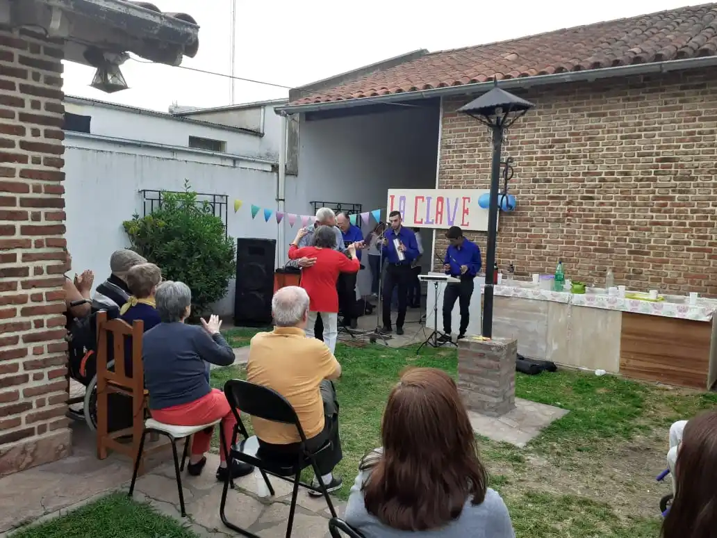 Invitan a la comunidad a una mateada en el Hogar San Andrés