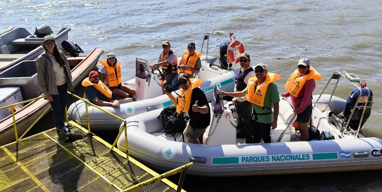 Análisis en el río de cómo serán los recorridos e itinerarios. Crédito: Cristian Góndolo