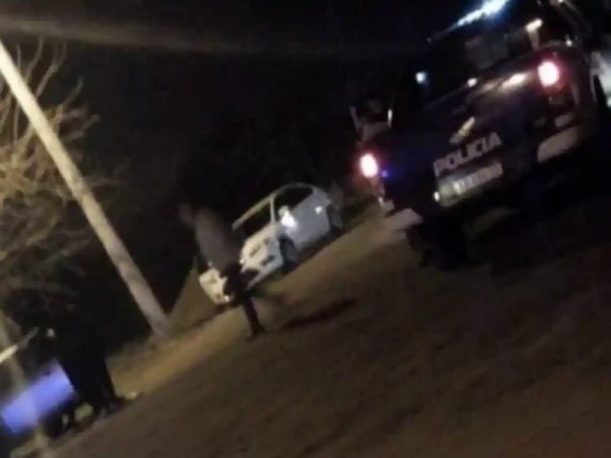 Por un drama amoroso un gendarme baleó a otro