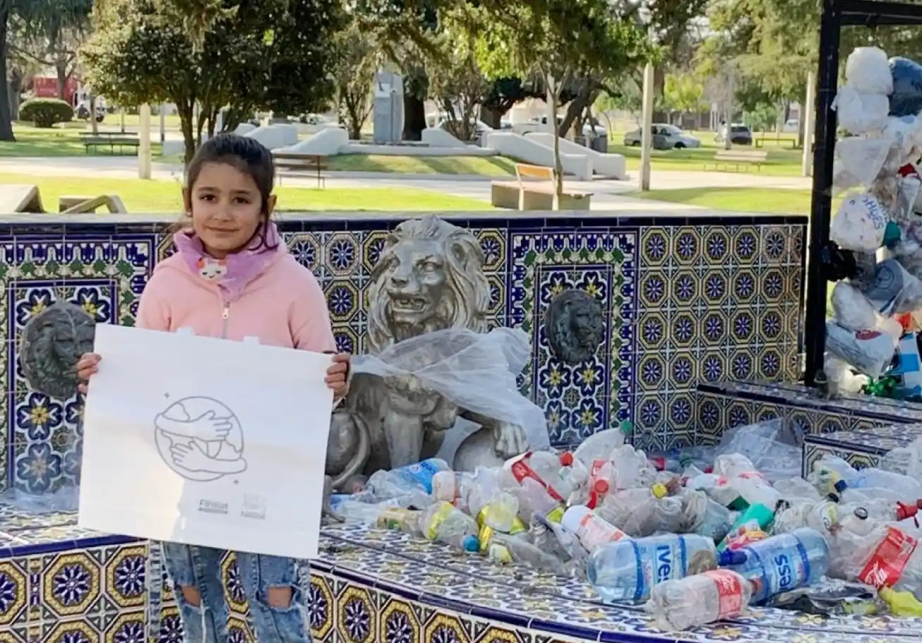 Creativa campaña ambiental en Firmat.