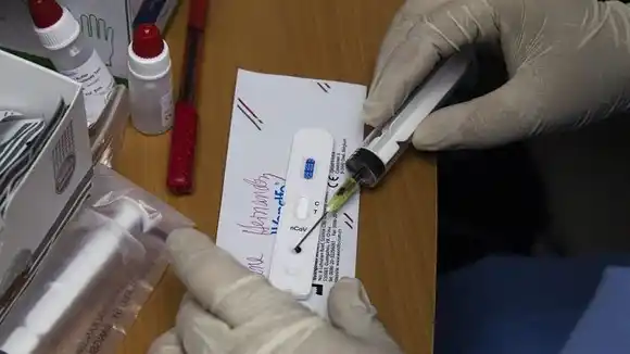 LA PRECARIEDAD DOMINA el trabajo de los laboratorios en Venezuela (+Cifras)