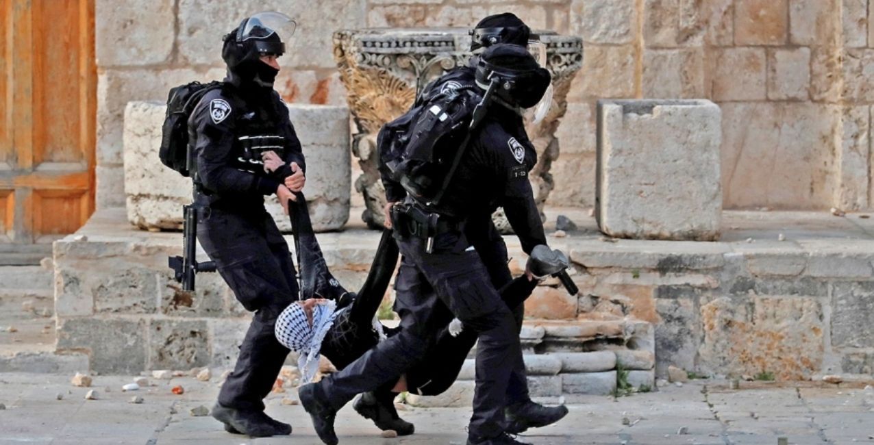 Tropas israelíes irrumpieron en el sepelio de un joven palestino: más de 70 heridos