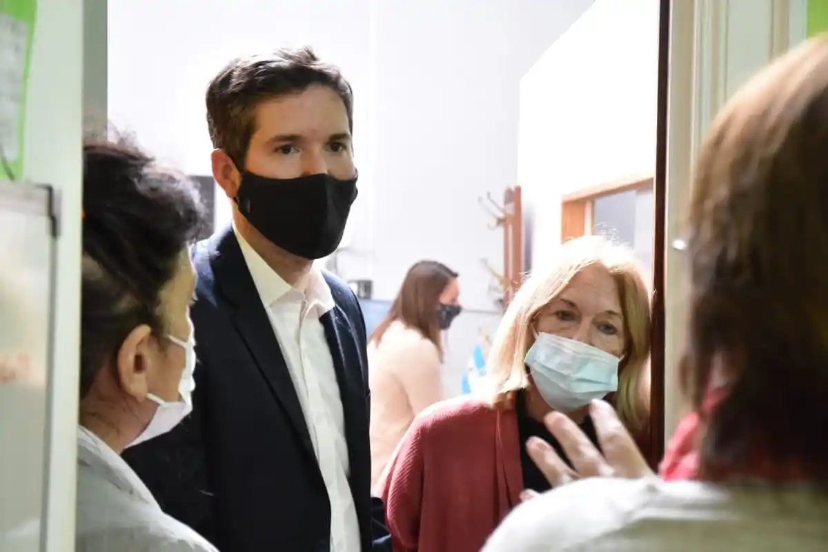 “Creemos que el lunes comenzará la presencialidad plena con normalidad”, indicó Müller