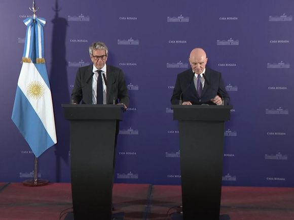 El Gobierno presentó el proyecto de ley para incentivar el uso de los dólares del colchón