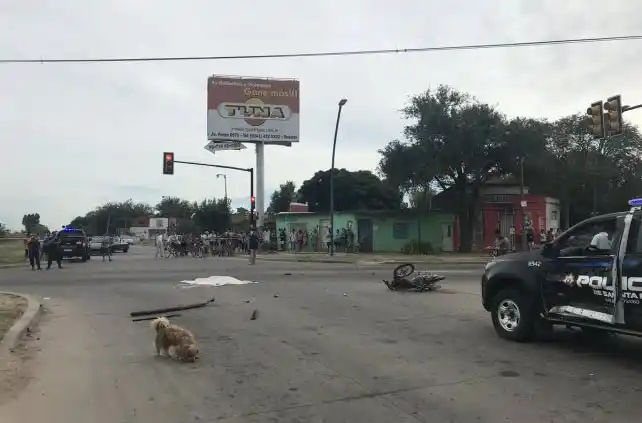 Un patrullero atropelló y mató a un motociclista