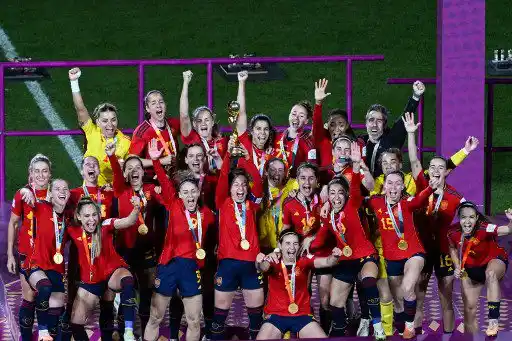 Las integrantes de la selección española estuvieron muy emocionadas. Foto AFP