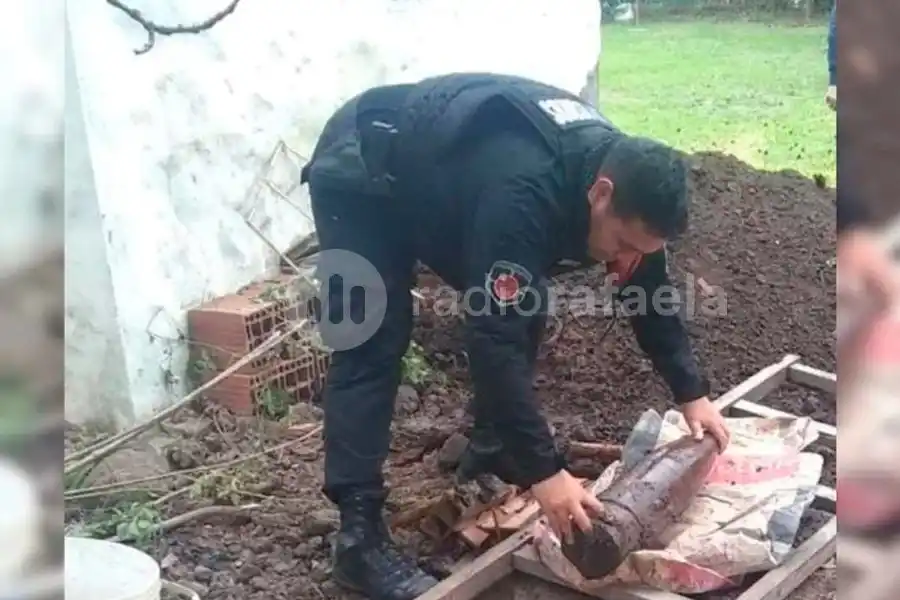 Insólito hallazgo: encontraron un proyectil de gran tamaño en una casa quinta de Rafaela
