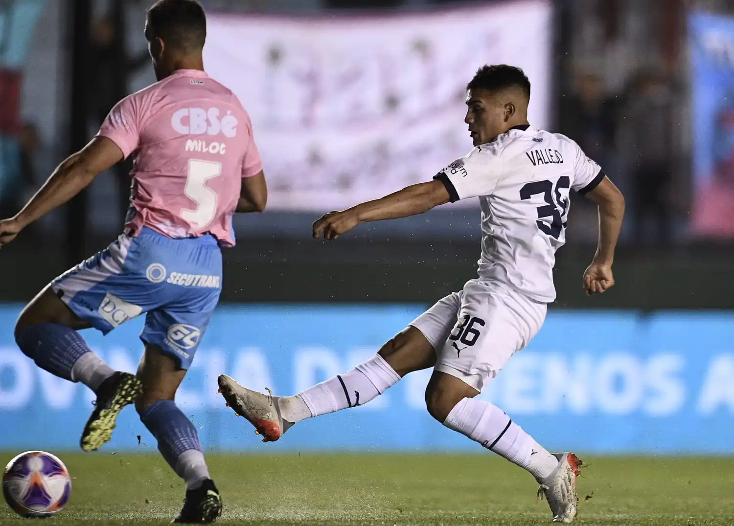 Vallejo anotó su primer gol en Independiente.