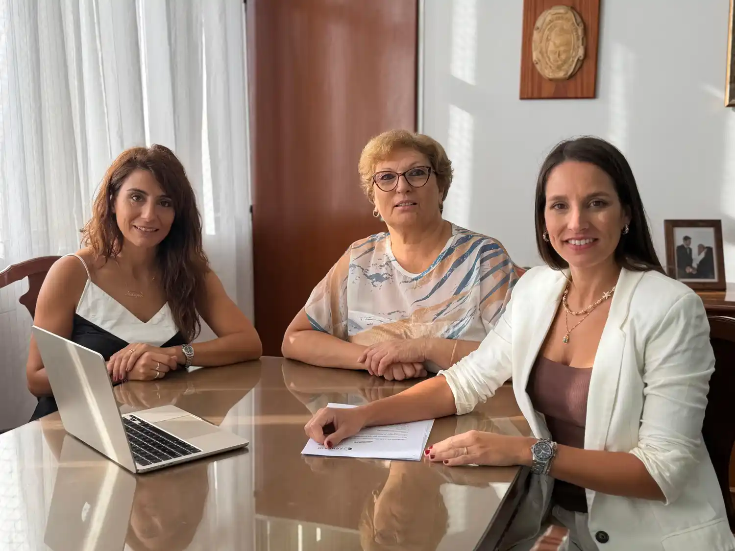 El Concejo Municipal lanzó su WhatsApp con la premisa de estar más conectado con los vecinos