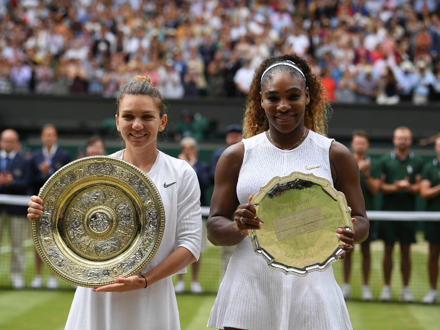 Halep ganó Wimbledon tras arrasar a Serena Williams