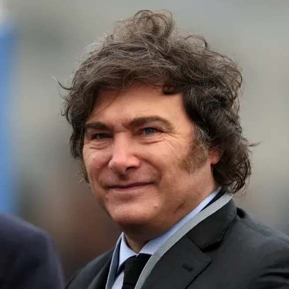 Javier Milei participa de la Feria de Turismo y continúa con la campaña electoral en Tierra del Fuego