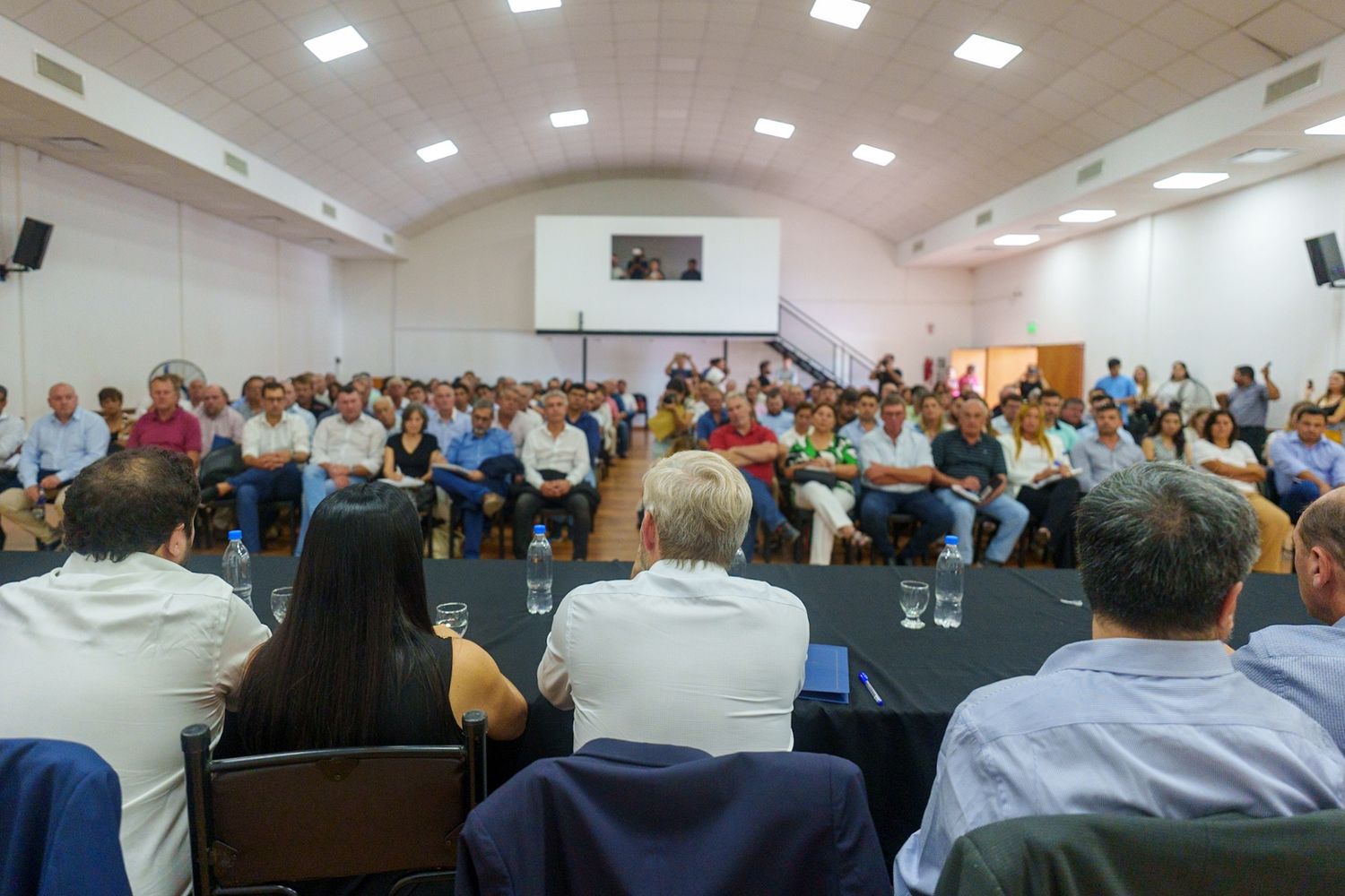 Iniciativa para mejorar el estado de los caminos rurales y fortalecer el trabajo conjunto