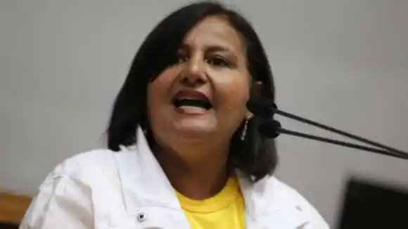 ¡AN 2015 BUCHONA! EE.UU. permite que Dinorah Figuera acceda a fondos congelados de Venezuela