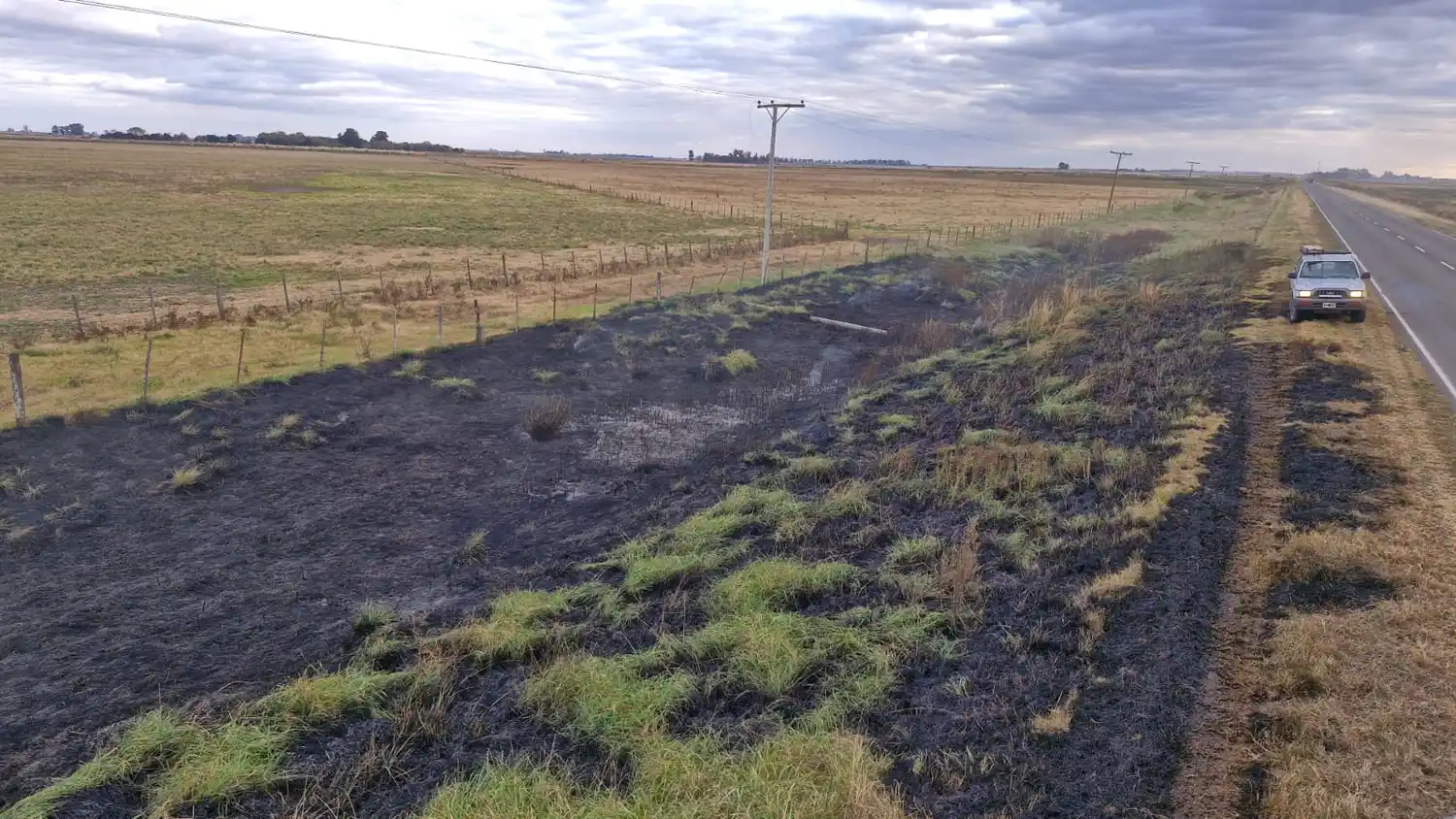 Loa bomberos pudieron controlar las llamas, evitando que a cosa pase a mayores.