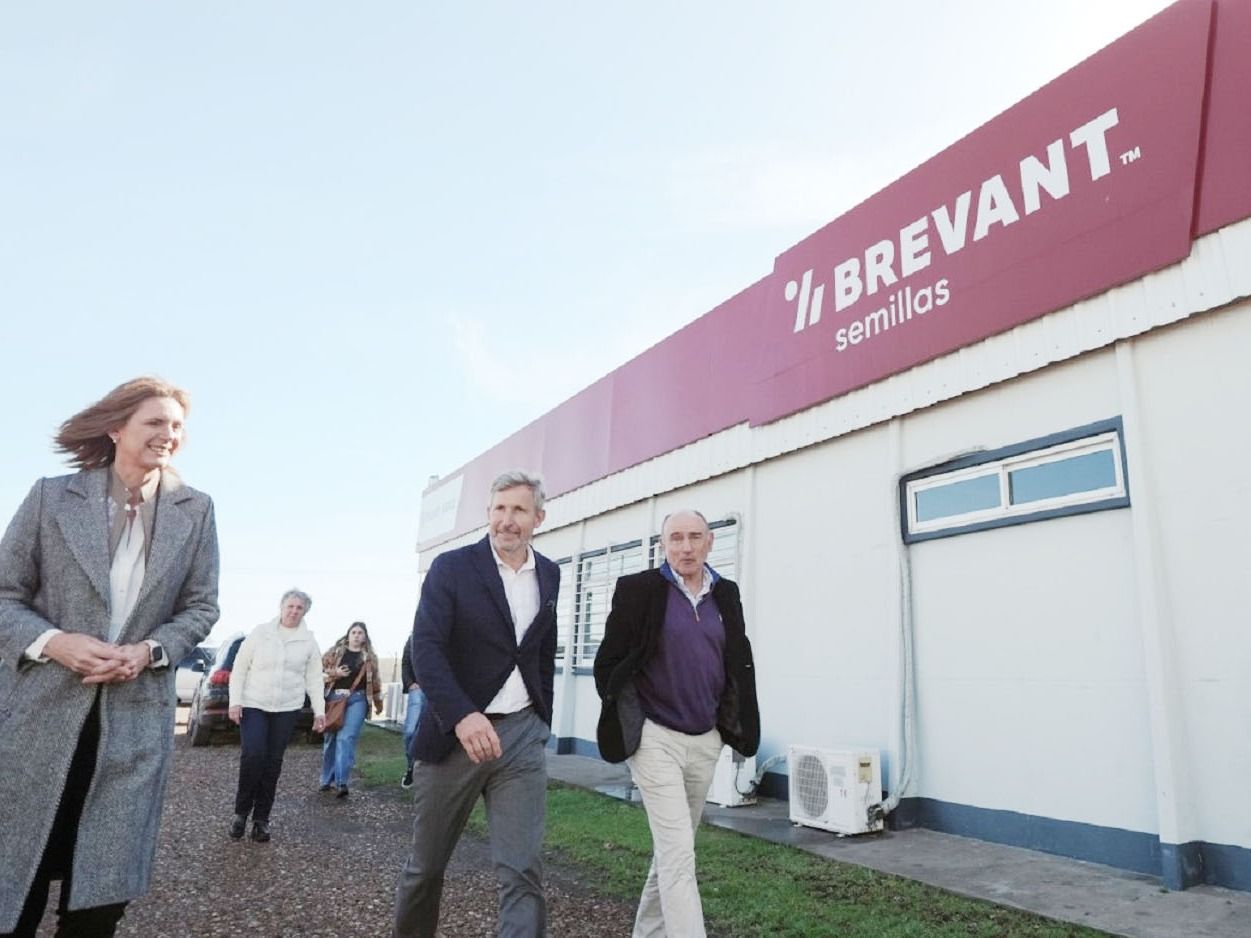 Frigerio visitó una planta pionera de reciclado de envases fitosanitarios