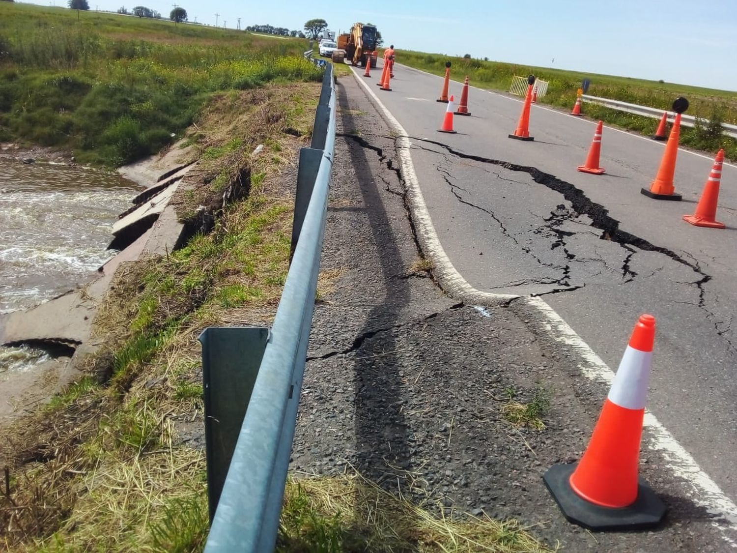 Corte total en ruta nacional 33: Se rompió el puente de Cuero de Zorro