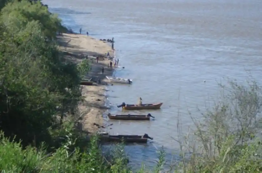 Hallaron un cuerpo en el río y es una de las victimas del naufragio en Pueblo Esther