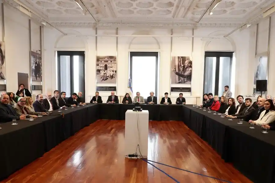 Perotti afirmó sentirse “orgulloso gobernador de una provincia productiva, y orgulloso gobernador de la biotecnología y de la ciencia y la tecnología de nuestra provincia