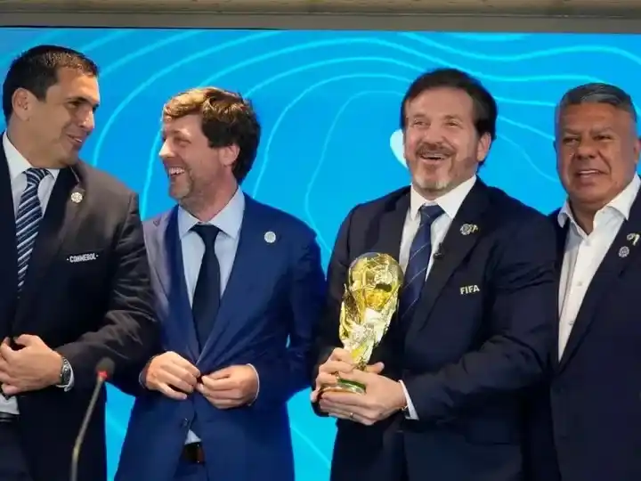 Robert Harrison (Paraguay), Ignacio Alonso (Uruguay), Alejandro Domínguez (Conmebol) y Chiqui Tapia (Argentina).