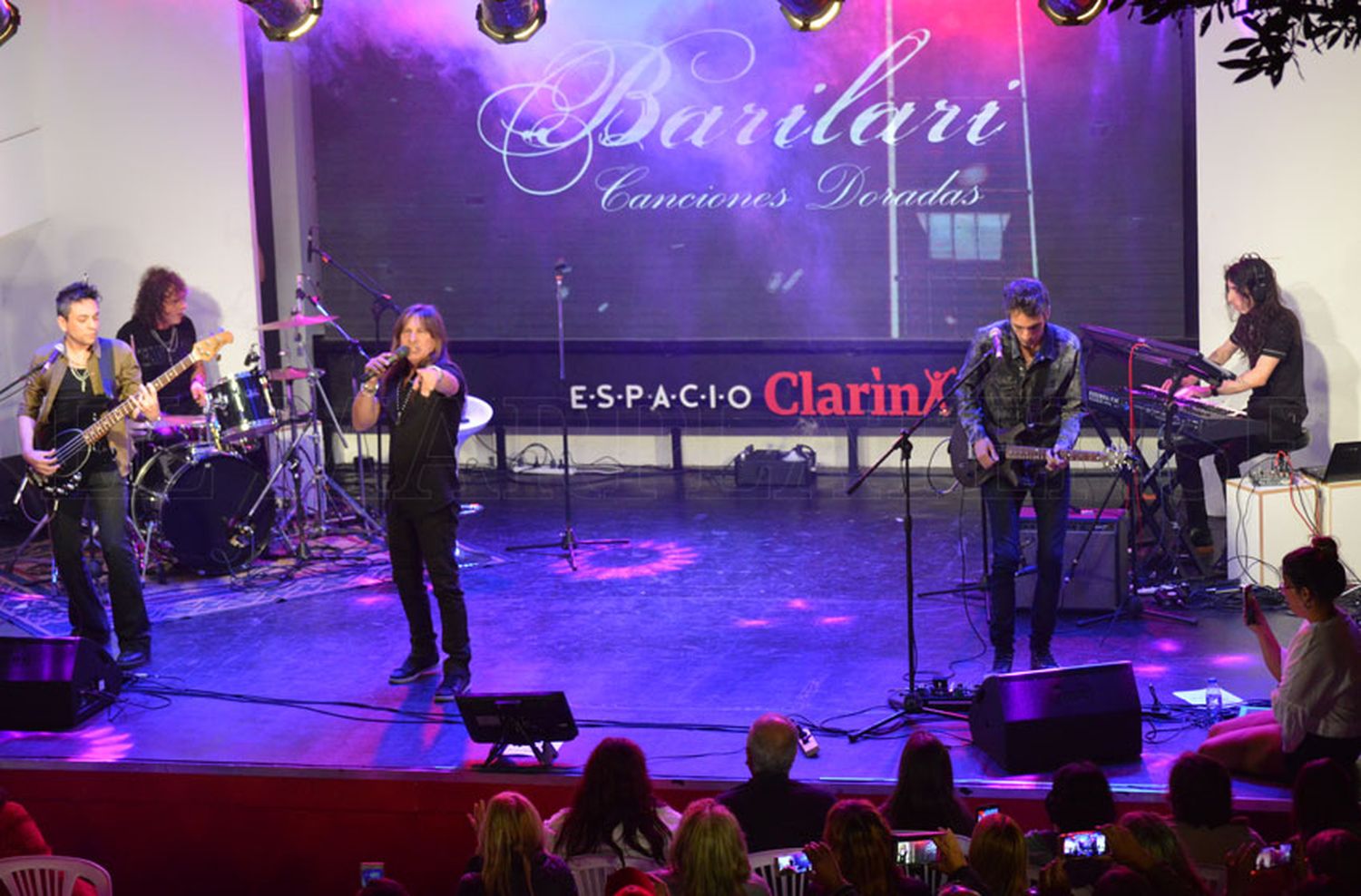 El rock transformó el sábado de Espacio Clarín
