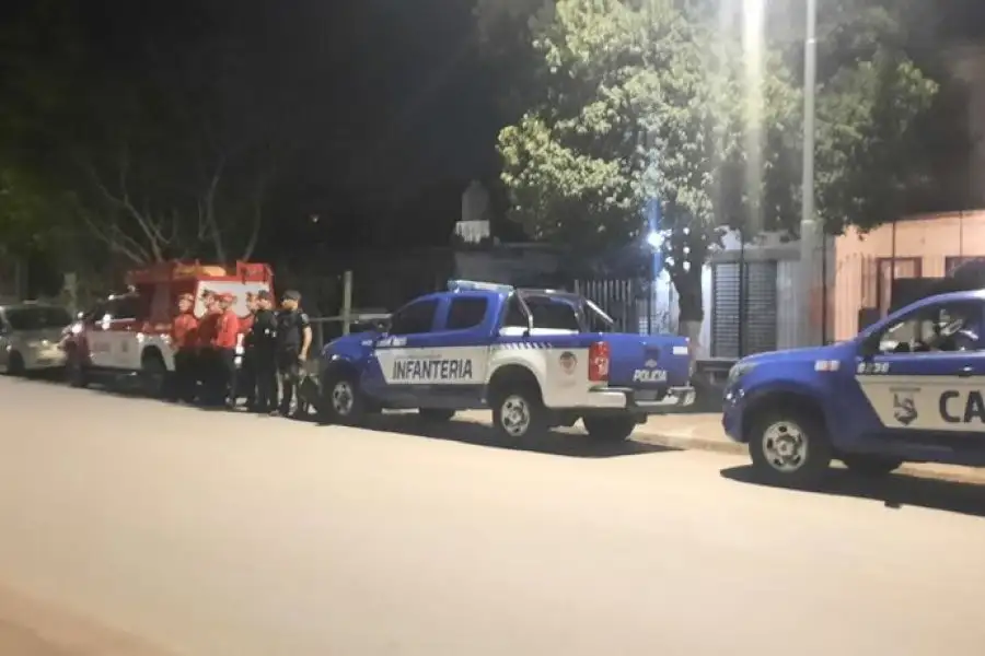 Amplio operativo de la Policía y de Bomberos.