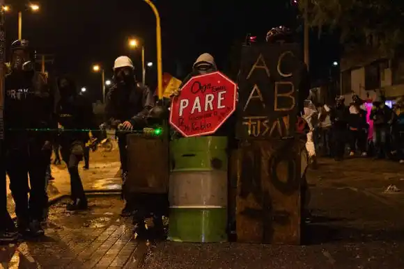 FRACASA primer intento de diálogo con ‘Primera línea’ en Bogotá