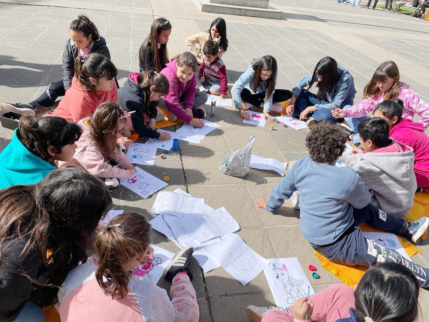 Los niños disfrutaron de una tarde de juegos