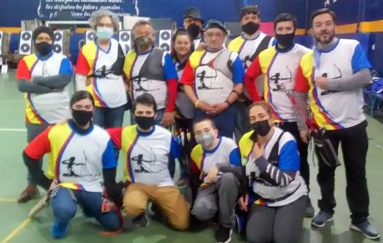 Victorias para arqueros en el regreso competitivo