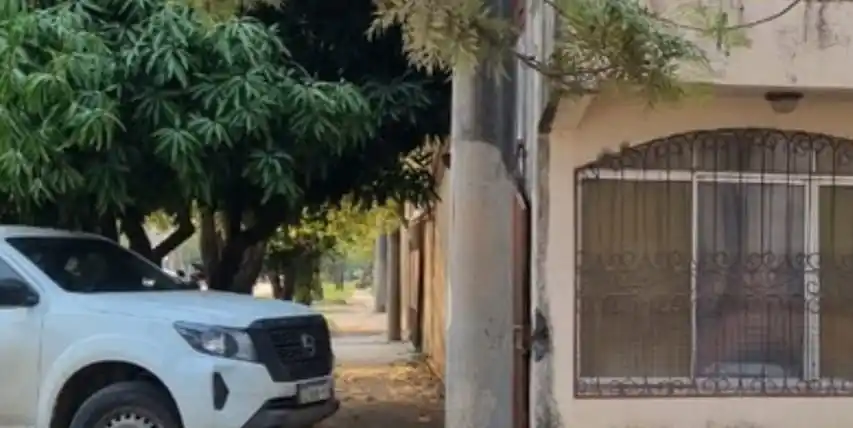 Robaron dólares, pesos y joyas de una casa en Colluccio