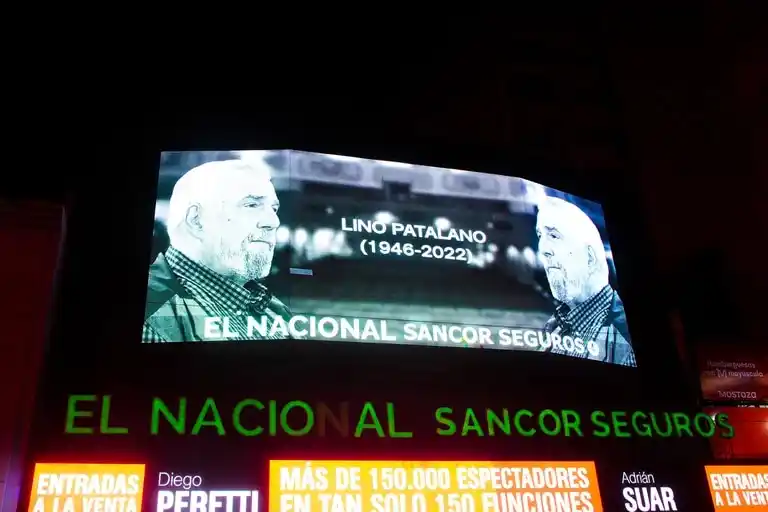 Familiares, amigos y colegas se acercaron al teatro Maipo para despedir a Lino Patalano