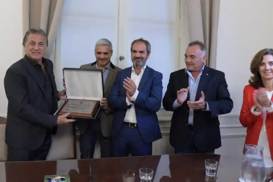 La intendenta de Monte formó parte de un homenaje al “Pato” Fillol en la Cámara de Diputados