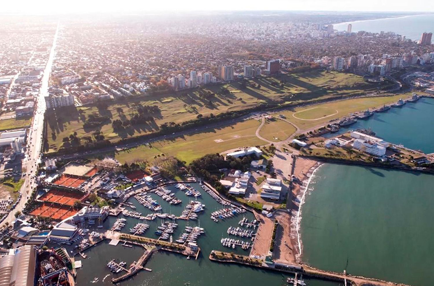 Proponen transformar en un Parque público el Golf de Playa Grande cuando finalice la concesión